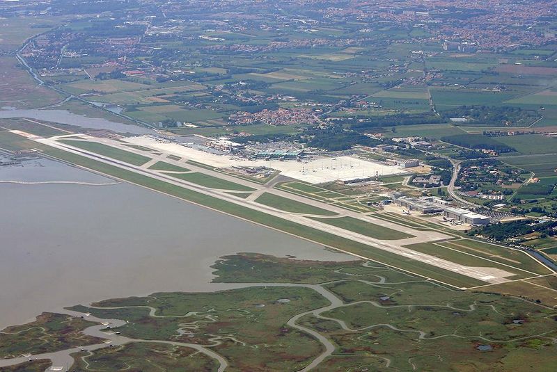 How to get from Venice to Marco Polo Airport