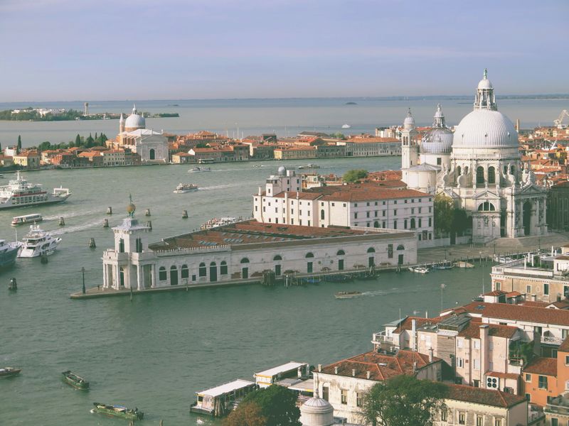 Is Venice the City of Love: romance in the floating city